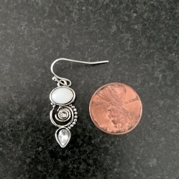 Vintage Style Faux Opal & Silver Dangle Drop Earrings - Boho Bohemian Chic NEW - Picture 8 of 8